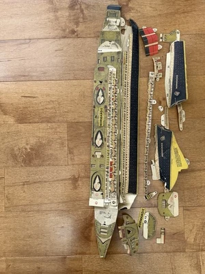 Juguete de papel perforado vintage de los años 30 Kraft modelo de SS Normandie Foto 1 de 4