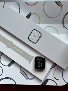 Apple Watch Series 7 GPS 45mm Starlight Aluminium Case Smart Watch with... - Zdjęcie 1 z 24