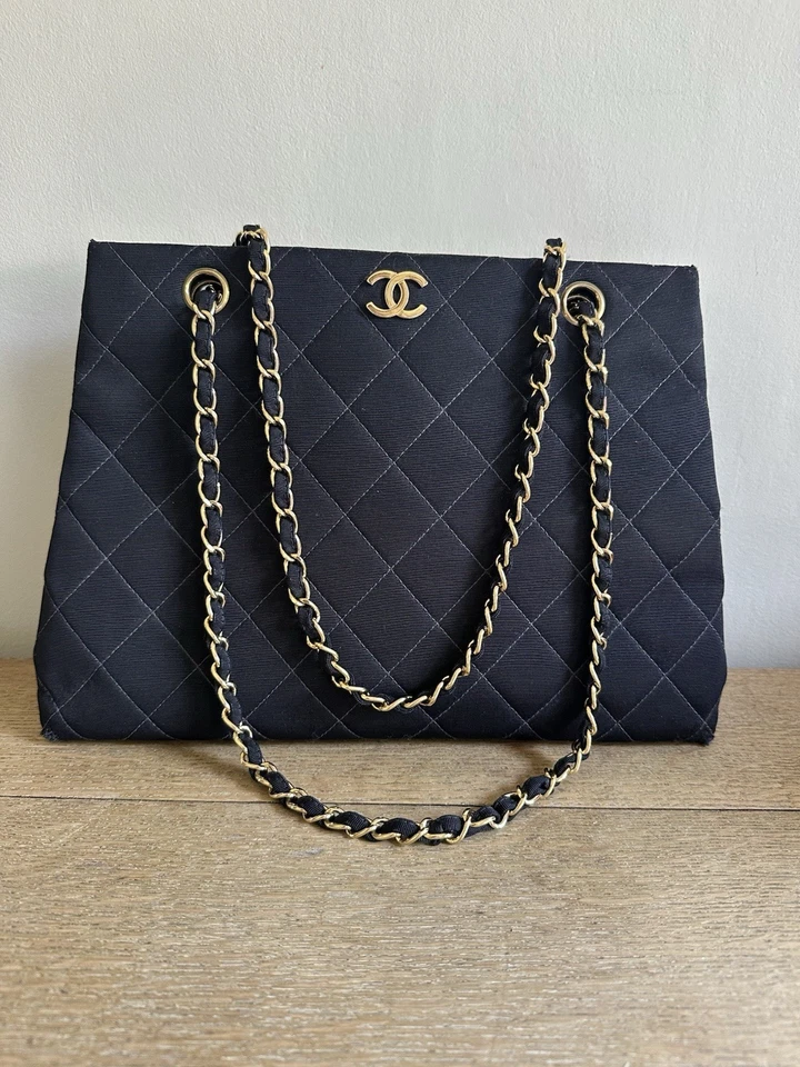 Auténtico bolso de hombro vintage años 90 CHANEL Matelasse cadena tela nailon negro dorado CC Foto 1 de 4