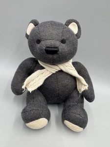 Bath & Body Works grauer Teddybär Plüschtier Stofftier im Schal 8 Zoll - Bild 1 von 7