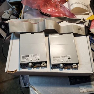 Lot 2x Black Alps Electric DF354H 121G 3.5" Internal Floppy Drive & Data Cables - Afbeelding 1 van 17