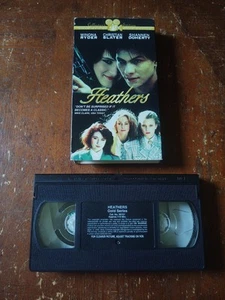 Heathers (VHS Tape, 1994) Gold Edition Christian Slater Winona Ryder Thriller - Imagen 1 de 4