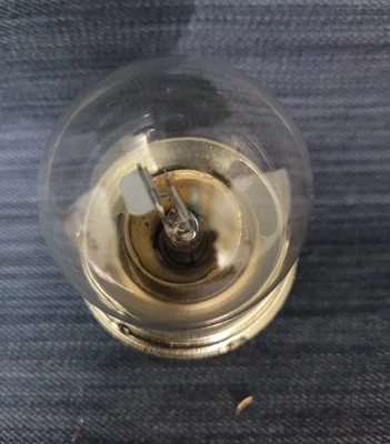Bombilla Tri Pod MG TRIUMPH LUCAS NOS Foto 1 de 3