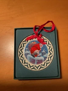 Lenox Santa Arrival Portrait Down The Chimney Round Christmas Ornament In Box - Picture 1 of 12