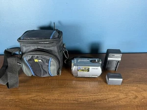 Sony Handycam DCR-SR82 Digital Video Camcorder Silber 25X Zoom HDD Akku - Bild 1 von 12