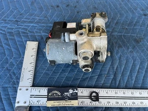 1989-1995 Volvo 740 940 Sedan ABS Anti Lock Brake Pump & Module OEM #3741EM - Picture 1 of 8
