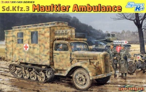 Dragon 1/35 6766 WWII Sd.Kfz.3 Maultier Ambulance mit Sanitätstruppen & Figur - Bild 1 von 3