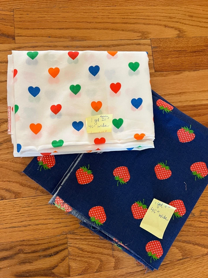De colección Años 70 Mezcla Algodón Tela Rojo Lunares Fresas +1yd, Corazones Arco Iris +1yd Foto 1 de 4