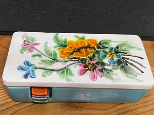 CAJA DE CIGARRILLOS DE PORCELANA ITALIA DE COLECCIÓN CON CUATRO CENICEROS PEQUEÑOS/¿POSIBLE JUEGO DE BOCADILLOS? - Imagen 1 de 15