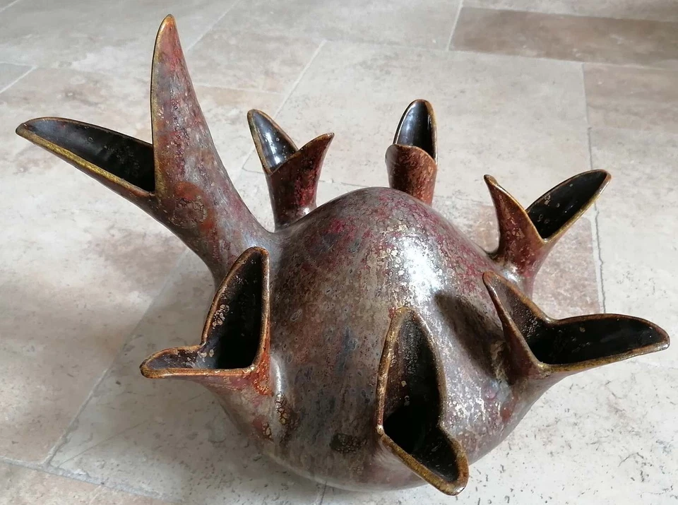 Accolay. Grande jardinière pique-fleurs zoomorphique des Poteries d’Accolay - Photo 1/4