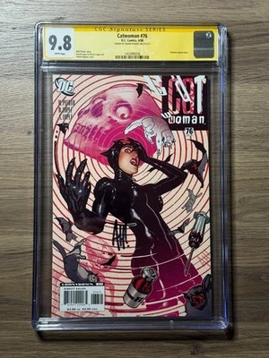 Catwoman #76 DC 2008 Adam Hughes arte de portada cómic firmado CGC SS 9,8 páginas blancas Foto 1 de 2