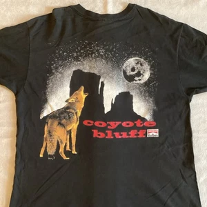 Camiseta Vintage Años 90 Marlboro Coyote Bluff Wolf XL Hecha en EE. UU. Puntada Única - Imagen 1 de 11