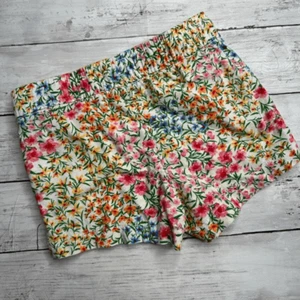 NWOT old navy flowered shorts XS with functional drawstring - Picture 1 of 3