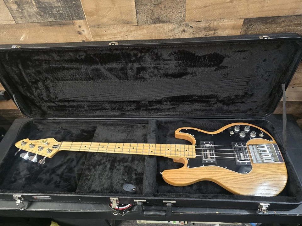 Bajo eléctrico Peavey T-40 con diapasón de arce vintage con HSC Foto 1 de 4