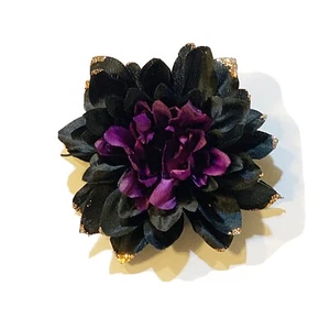 1 pieza de tela flor pinza para el pelo clip Gater hawaiana margarita flor negro con púrpura - Imagen 1 de 4