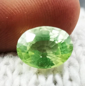 Pietre preziose tormalina tormalina verde giallastre certificate 2,65 ct menta naturale non trattate - Foto 1 di 5
