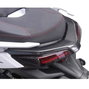 Funda superior de luz trasera con aspecto de carbono para Yamaha X-Max 250 300 2023-2024 - Imagen 1 de 10