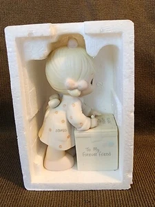 Figura de niña Precious Moments compartir es universal 1987 membresía E-0007 - Imagen 1 de 10