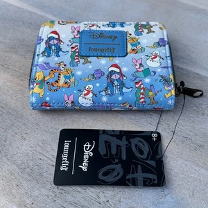 Mini portafoglio Loungefly Disney Winnie the Pooh & Friends vacanze maialino invernale nuovo - Foto 1 di 13