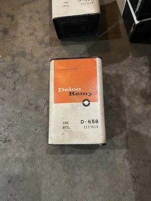 (1) NOS Delco Remy 1119604 D658 Regulator Buick Pontiac Oldsmobile Chevrolet - Изображение 1 из 2