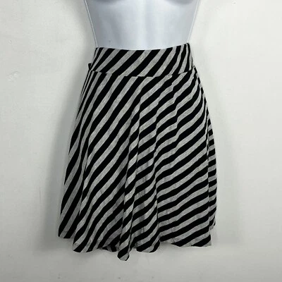 Falda Caslon Talla L Gris Negra Una Línea Sobre la Rodilla Cintura Elástica Foto 1 de 4