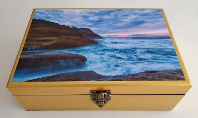 Escritorio pendiente de madera vintage / escritorio de regazo victoriano con pegatina de Cabo Kiwanda Oregon Foto 1 de 4