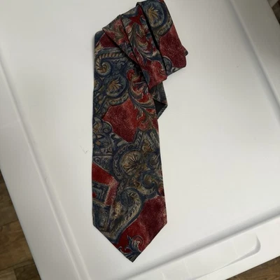 Karl Lagerfeld Mens 100% Silk Necktie ITALY Paisley Geometric Red Blue Gold Tie - Image 1 of 4
