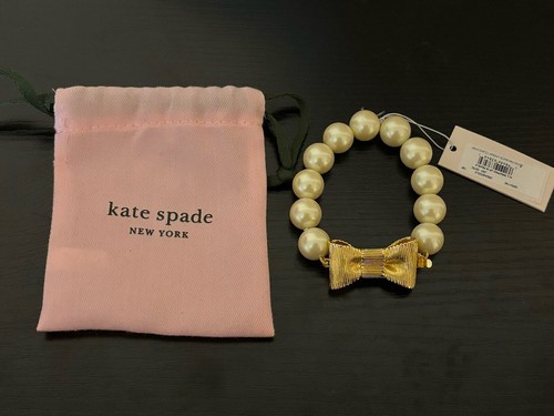 BRACCIALE KATE SPADE NEW YORK TUTTO AVVOLTO IN PERLE CREMA E ORO NUOVO CON ETICHETTE