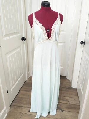 Vintage Vanity Fair Long Nightgown sz 36 green Soft Nylon lace trim nightie USA - Image 1 of 4