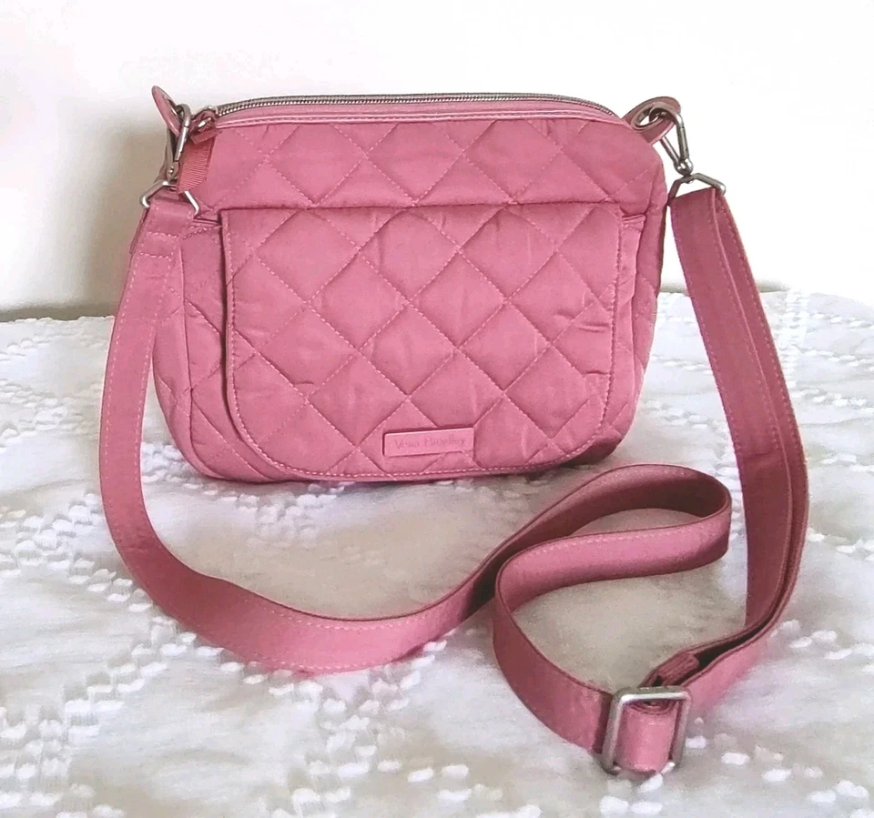 Vera Bradley Carson мини выстеганная наплечная сумка клубничный лед (розовый) - Изображение 1 из 1