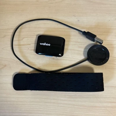 Monitor de frequência cardíaca Wahoo TickrFit com braçadeira e carregador excelente estado - Imagem 1 de 3