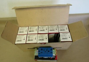 10 PZ COOPER CABLAGGIO IG8300HGBLS Recp HG IG TVSS 20A125V2P3W Led&Alarm BL - Foto 1 di 4