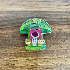 Hong Kong Disneyland HKDL Pin Trading Fun Day 2016 Tree Lotso Limited Edition - Bild 1 von 6