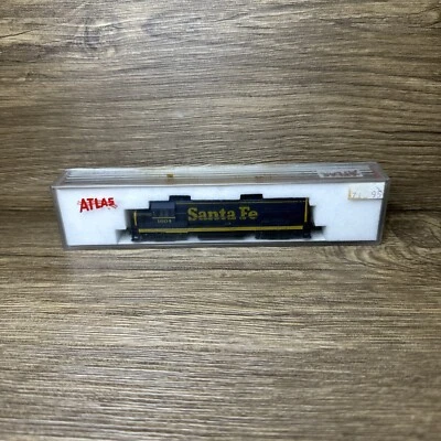 Atlas Santa Fe 1604 GE U25B 4451 Phase II N Scale New NIB - Image 1 of 4