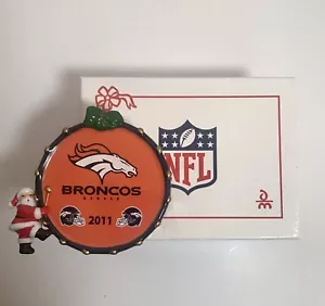 Danbury come nuovo Denver Broncos decorazione natalizia 2011 Babbo Natale tamburo in scatola - Foto 1 di 4