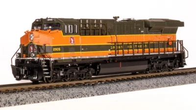 Broadway Limited N GE ES44AC GEVO Great Northern GN #2905 DCC/SND LED 7306 - Image 1 of 4