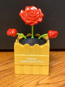 2021 Solar Powered Dancing Toy New - VALENTINE’S DAY Dancing Flower - RED ROSES - Picture 1 of 1