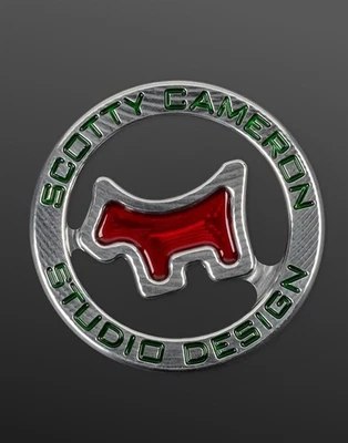 Scotty Cameron Holiday Design Fresado Scotty Dog Ball Marker Moneda Verde Rojo NUEVO Foto 1 de 2