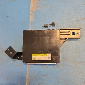 2011-2013 Genuine Toyota Sienna AC Amplifier Climate Control Module 88650-08100 - Picture 1 of 5