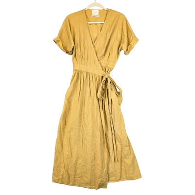 Vestido Urban Outfitters para mujer pequeño mezcla de lino mostaza envolvente maxi lazo cintura Foto 1 de 4