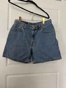 Vintage Levi Denim Shorts Women’s Size 10 - Picture 1 of 2
