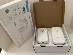 TP-LINK Powerline Kit AC1750 Wi-Fi Range Extender & AV1200 TL-WPA8730 TL-PA8010P - Picture 1 of 9