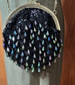 Vintage Black Dangle Bead And Sequins Iridescent Evening Bag Kiss Lock Closure - Picture 1 of 12