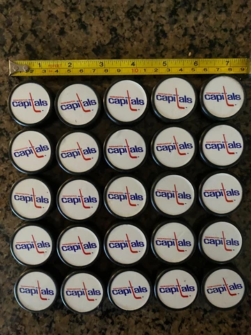VINTAGE NOS 1983-1984 25 WASHINGTON CAPITALS PROMO MINI PUCKS Cover
