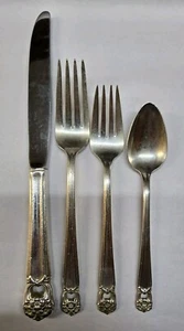 Rogers Bros ETERNALY YOURS Placa de Plata 4 PC Ajuste de Lugar, 2 Tenedores, Cuchillo, Cuchara - Imagen 1 de 5