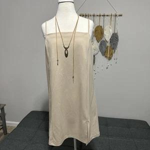H & M Spaghetti Adjustable Straps Polyester Dress NWT 19” PTP 25” Pit To Bottom - Picture 1 of 7
