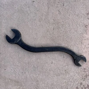Vintage J.H. WILLIAMS No. 377 24" Curved Railroad Wrench - Picture 1 of 13