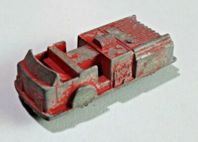 Vintage Midgetoy Cast Metal Red Fire Chief Truck USA 2 3/4" Long 9566 - Image 1 of 4
