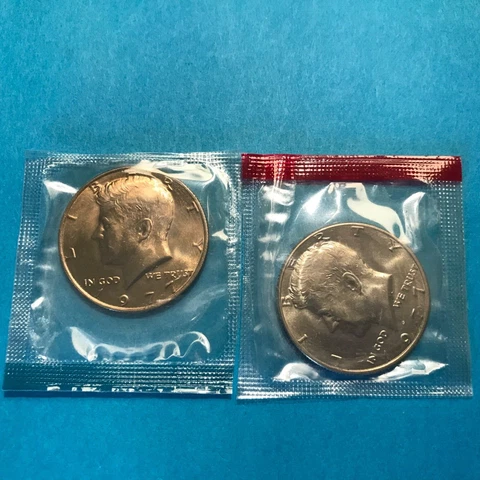 1977 P&D Kennedy Half Dollars Unc in Mint Cello   FREE SHIP   **SEE PICS Cover