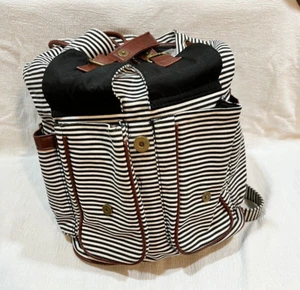 Mochila Cartera, Cierre con Cordón Blanco/Líneas Bronceadas Expressions NYC - Imagen 1 de 7